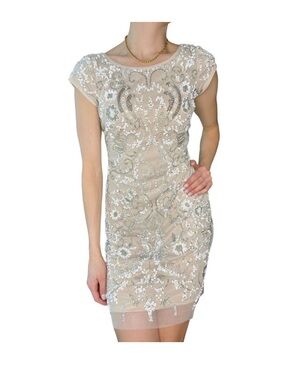 Aidan Mattox Short Prom Dress. Size 6 U.S./CAN. Beaded.